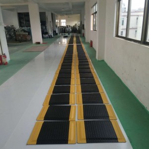 环保防静电工业胶板，防疲劳脚垫厂